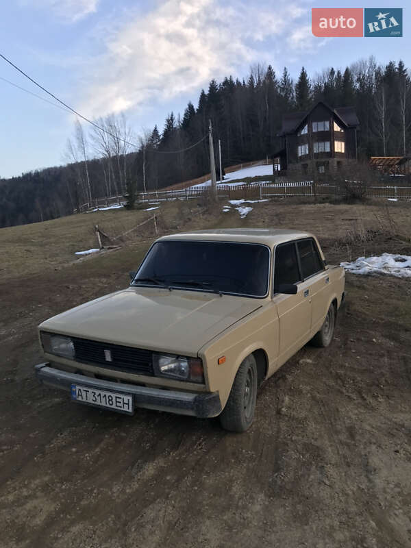 Седан ВАЗ / Lada 2105 1983 в Ивано-Франковске