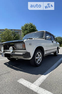 Седан ВАЗ / Lada 2105 1990 в Каменском