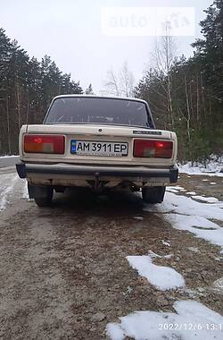 Седан ВАЗ / Lada 2105 1983 в Барановке