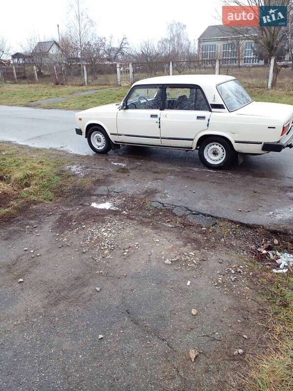 Седан ВАЗ / Lada 2105 1990 в Белой Церкви