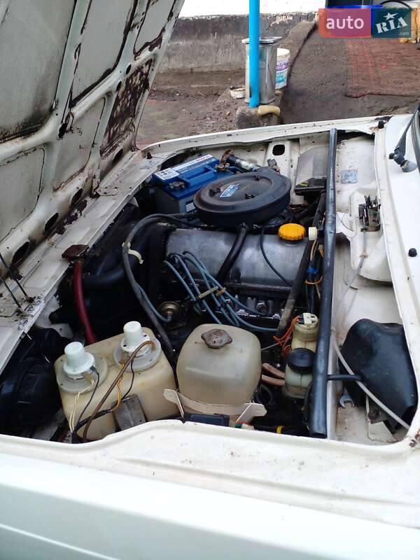 Седан ВАЗ / Lada 2105 1990 в Белой Церкви