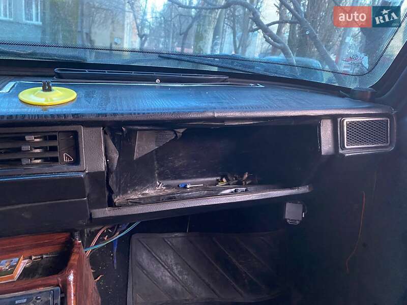 Седан ВАЗ / Lada 2105 1988 в Одесі фото 4 Седан ВАЗ / Lada 2105 1988 в Одесі