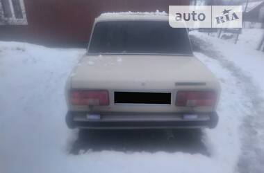 Седан ВАЗ / Lada 2105 1983 в Городку