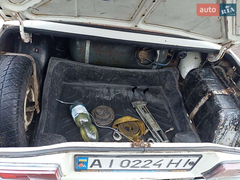 Седан ВАЗ / Lada 2105 1982 в Згуровке