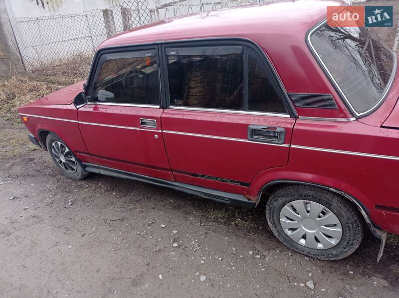 Седан ВАЗ / Lada 2105 1995 в Ровно