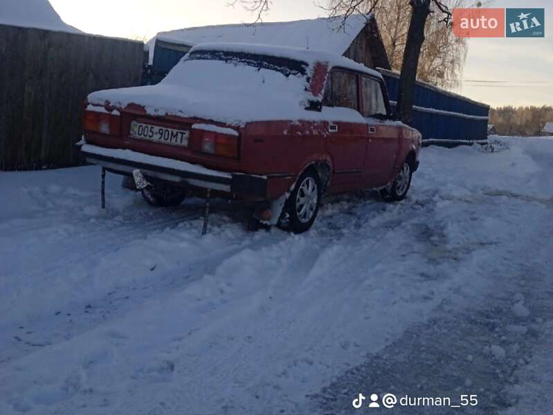 Седан ВАЗ / Lada 2105 1981 в Овруче