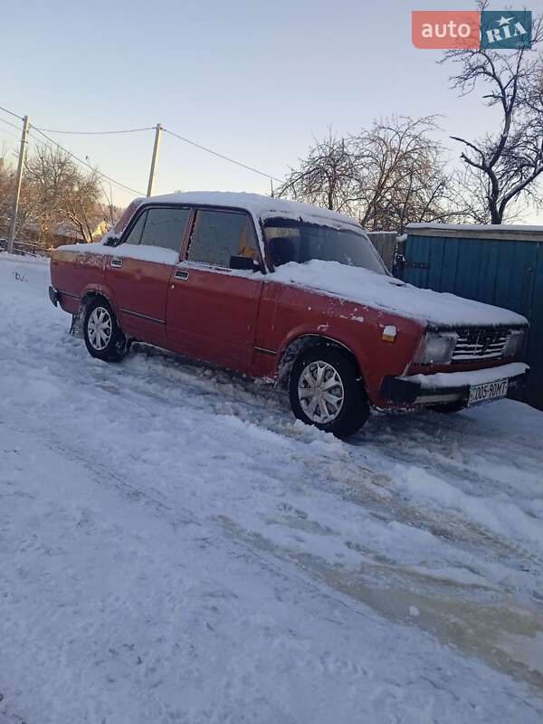 Седан ВАЗ / Lada 2105 1981 в Овруче