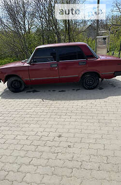 Седан ВАЗ / Lada 2105 1990 в Сокирянах