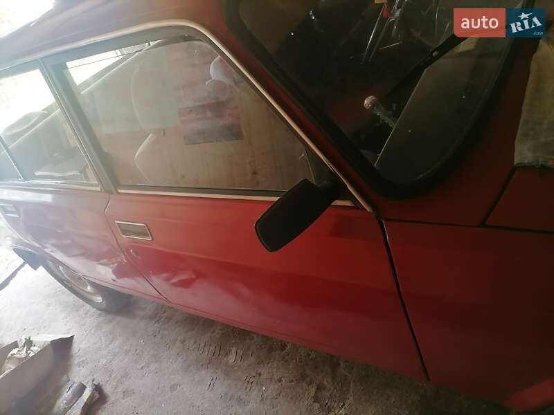 Седан ВАЗ / Lada 2105 1989 в Белой Церкви фото 5 Седан ВАЗ / Lada 2105 1989 в Белой Церкви