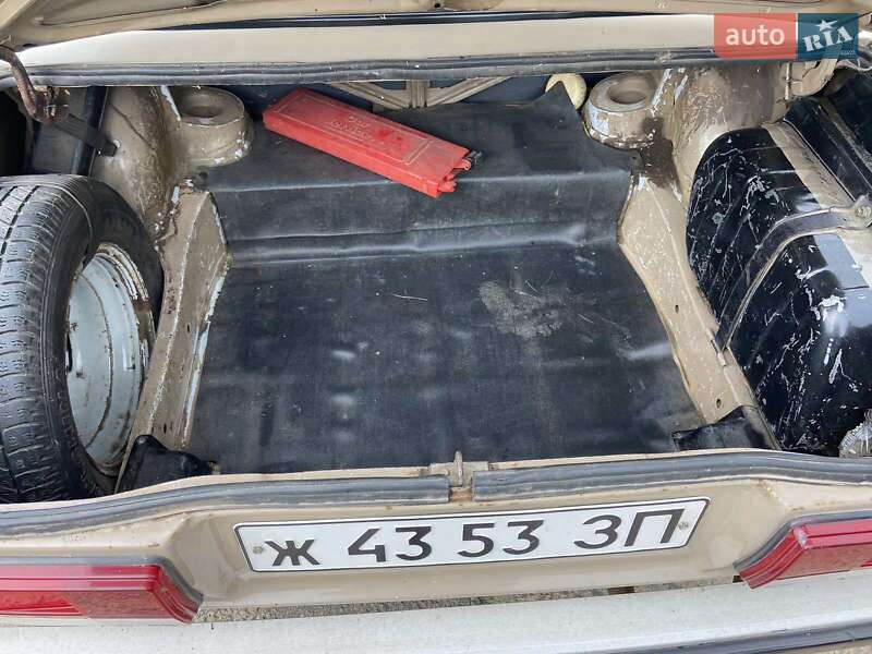 Седан ВАЗ / Lada 2105 1988 в Гайсине