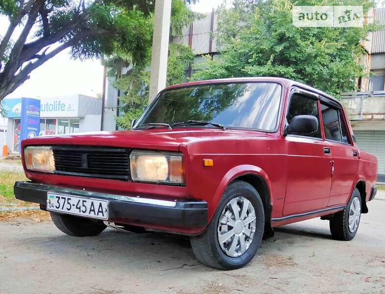 Седан ВАЗ / Lada 2105 1981 в Днепре