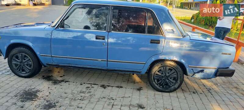 Седан ВАЗ / Lada 2105 1984 в Новомосковске фото 2 Седан ВАЗ / Lada 2105 1984 в Новомосковске