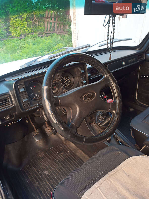 Седан ВАЗ / Lada 2105 1989 в Харькове