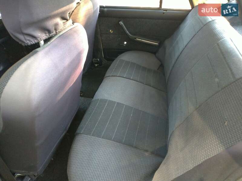 Седан ВАЗ / Lada 2105 1986 в Звенигородке фото 10 Седан ВАЗ / Lada 2105 1986 в Звенигородке