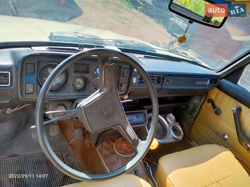 Седан ВАЗ / Lada 2105 1983 в Хорошеві