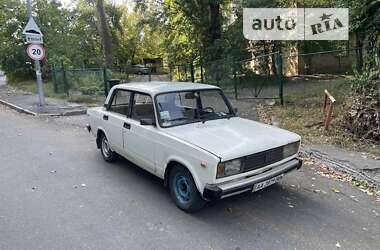 Седан ВАЗ / Lada 2105 1995 в Киеве