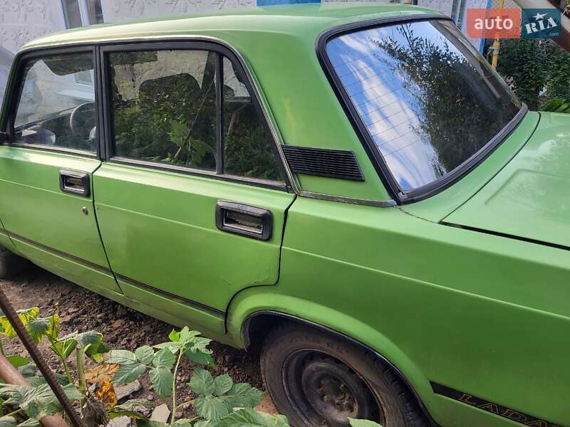 Седан ВАЗ / Lada 2105 1981 в Харькове
