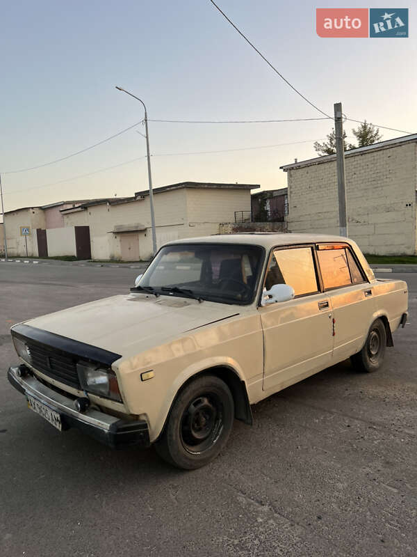 Седан ВАЗ / Lada 2105 1990 в Харькове