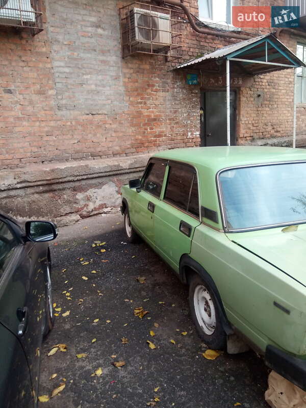 Седан ВАЗ / Lada 2105 1985 в Кривом Роге