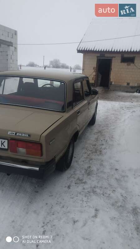 Седан ВАЗ / Lada 2105 1987 в Жашківу