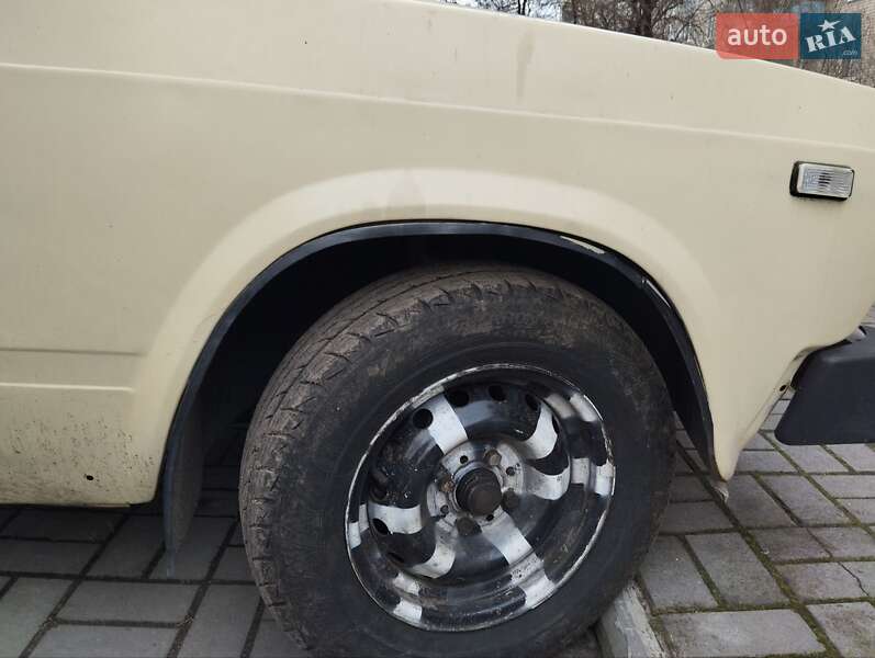 Седан ВАЗ / Lada 2105 1988 в Запорожье
