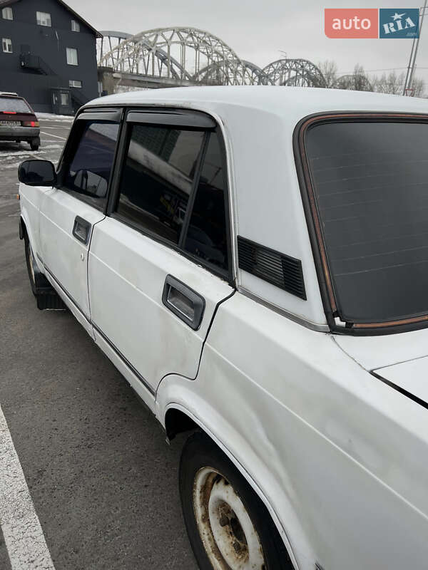 Седан ВАЗ / Lada 2105 1982 в Києві
