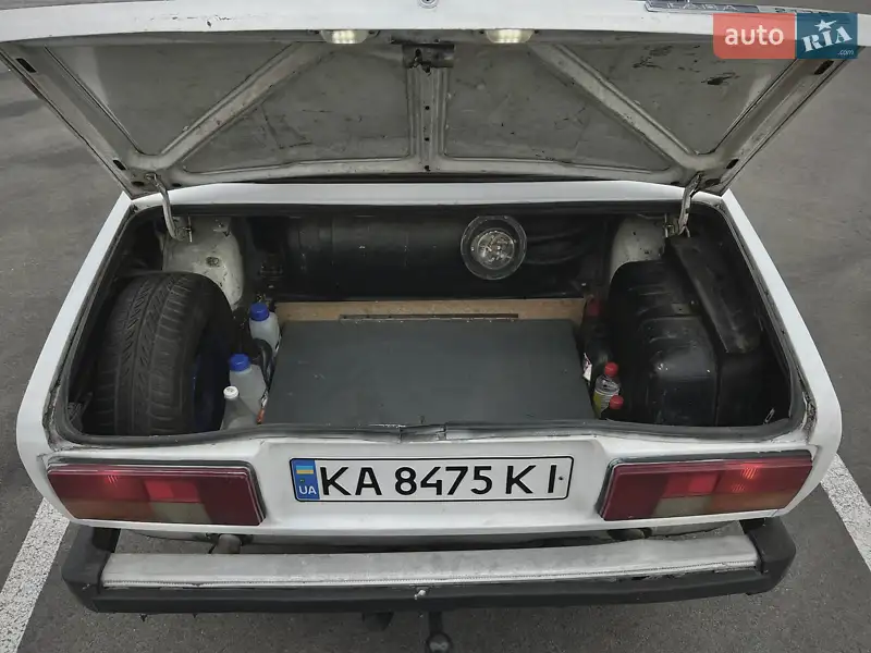 ВАЗ / Lada 2105 1982 VIN XTA210500C0229055 фото оголошення 32 з 65