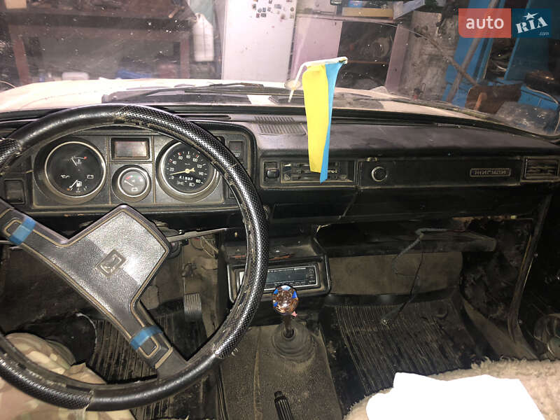 Седан ВАЗ / Lada 2105 1989 в Погребище фото 18 Седан ВАЗ / Lada 2105 1989 в Погребище