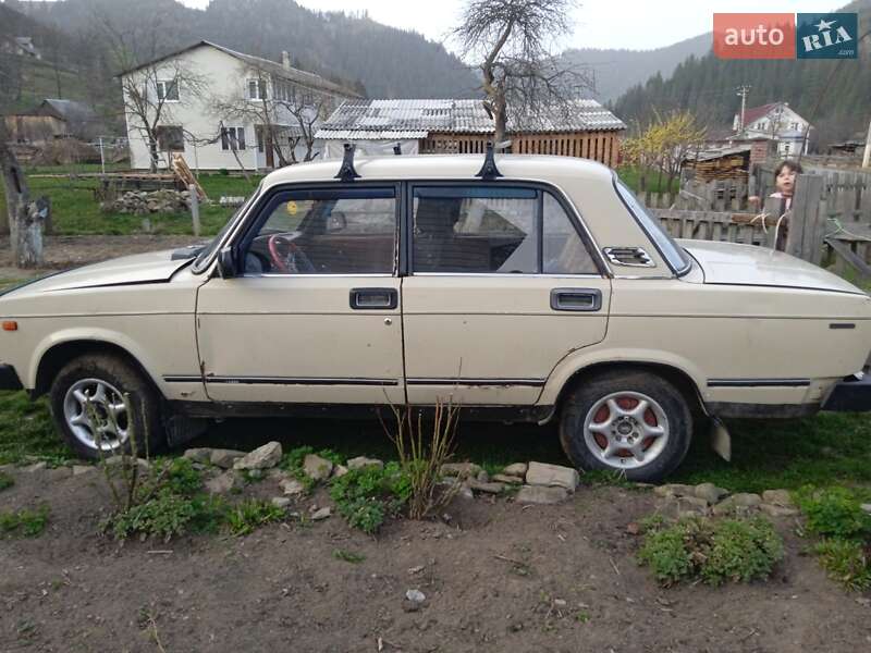 Седан ВАЗ / Lada 2105 1983 в Путиле