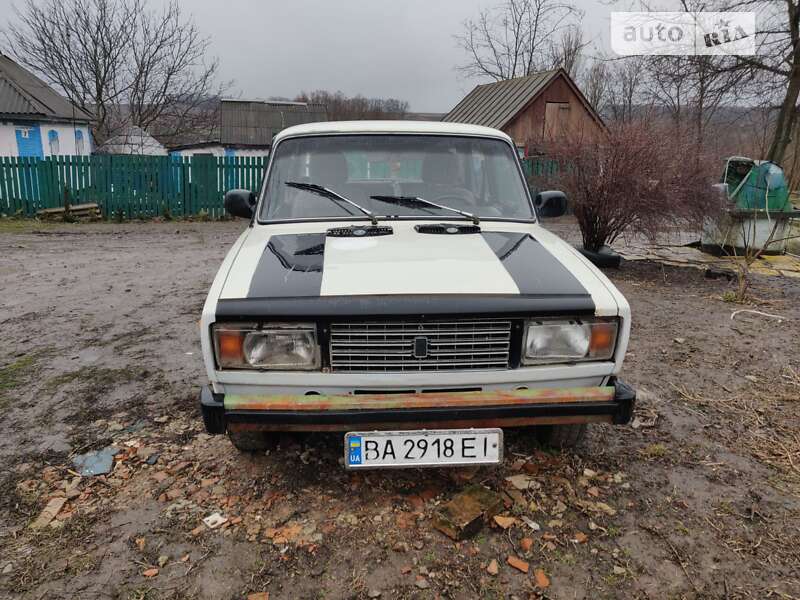 Седан ВАЗ / Lada 2105 1990 в Новомиргороде