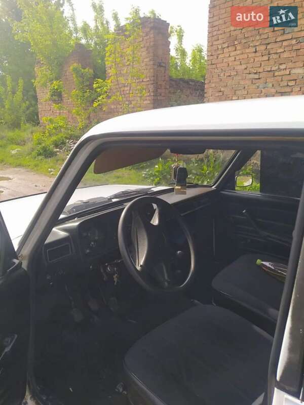 Седан ВАЗ / Lada 2105 1999 в Немирове фото 7 Седан ВАЗ / Lada 2105 1999 в Немирове