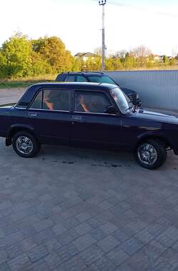 Седан ВАЗ / Lada 2105 1999 в Новоселице