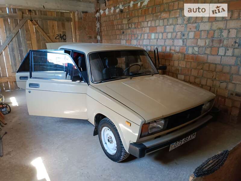 Седан ВАЗ / Lada 2105 1987 в Черновцах