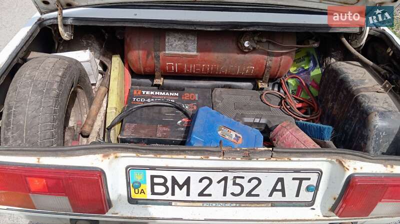 Седан ВАЗ / Lada 2105 1990 в Изюме