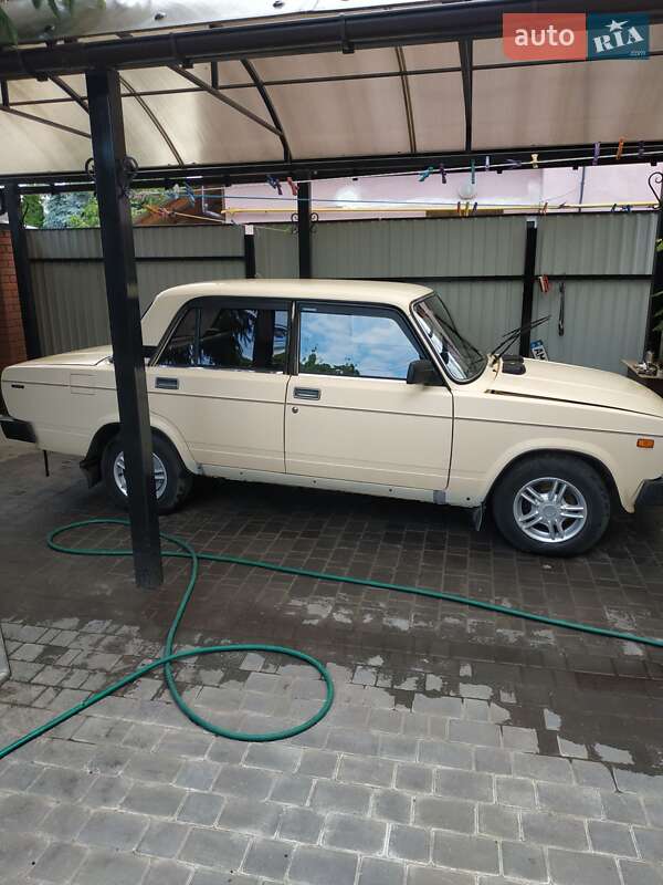 Седан ВАЗ / Lada 2105 1998 в Житомире