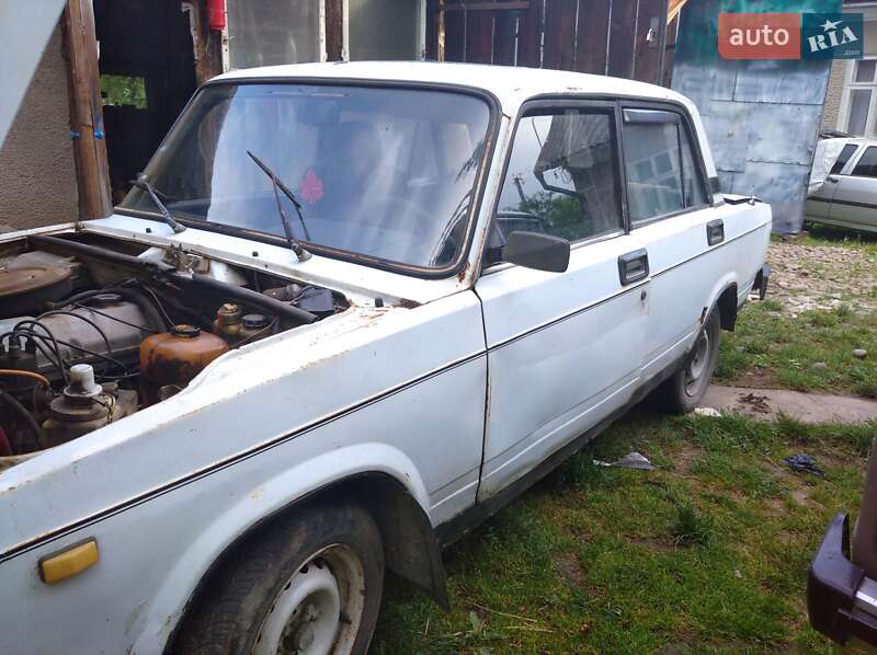 Седан ВАЗ / Lada 2105 1990 в Калуше