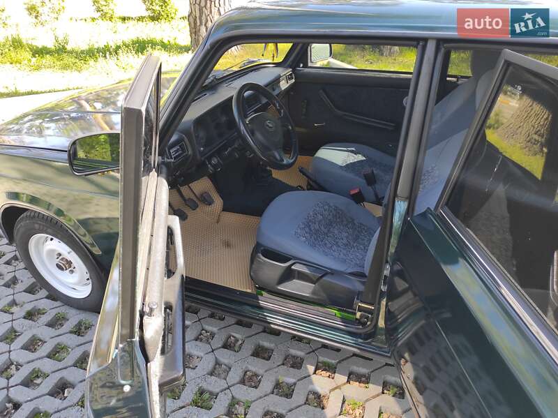 Седан ВАЗ / Lada 2105 1999 в Днепре