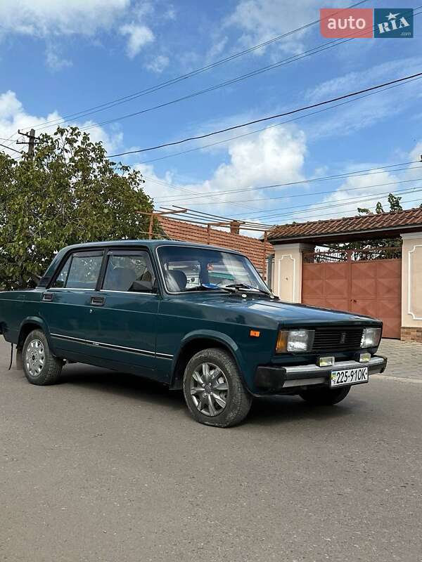 Седан ВАЗ / Lada 2105 2001 в Одессе