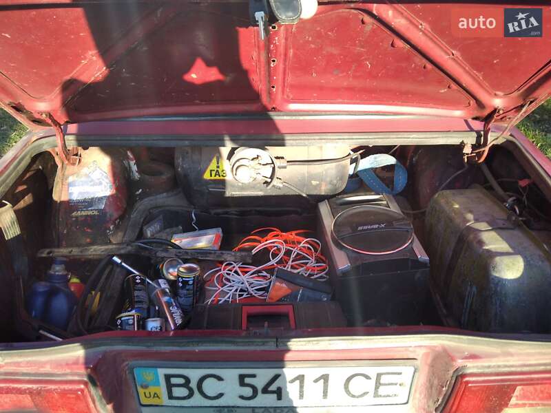 Седан ВАЗ / Lada 2105 1991 в Щирце фото 3 Седан ВАЗ / Lada 2105 1991 в Щирце