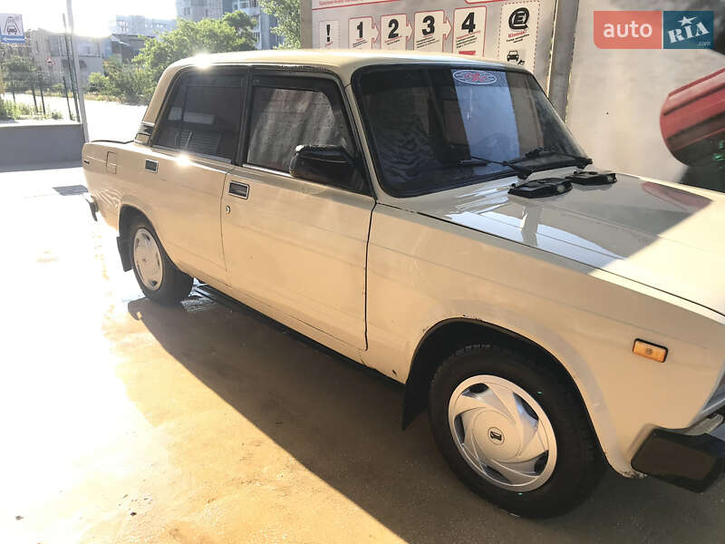 Седан ВАЗ / Lada 2105 1989 в Ольшане фото 3 Седан ВАЗ / Lada 2105 1989 в Ольшане