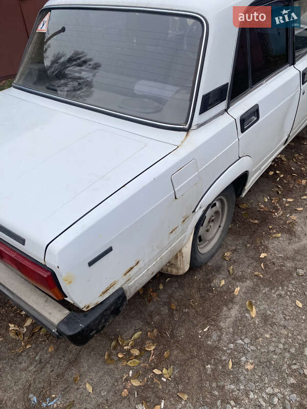 Седан ВАЗ / Lada 2105 1990 в Днепре