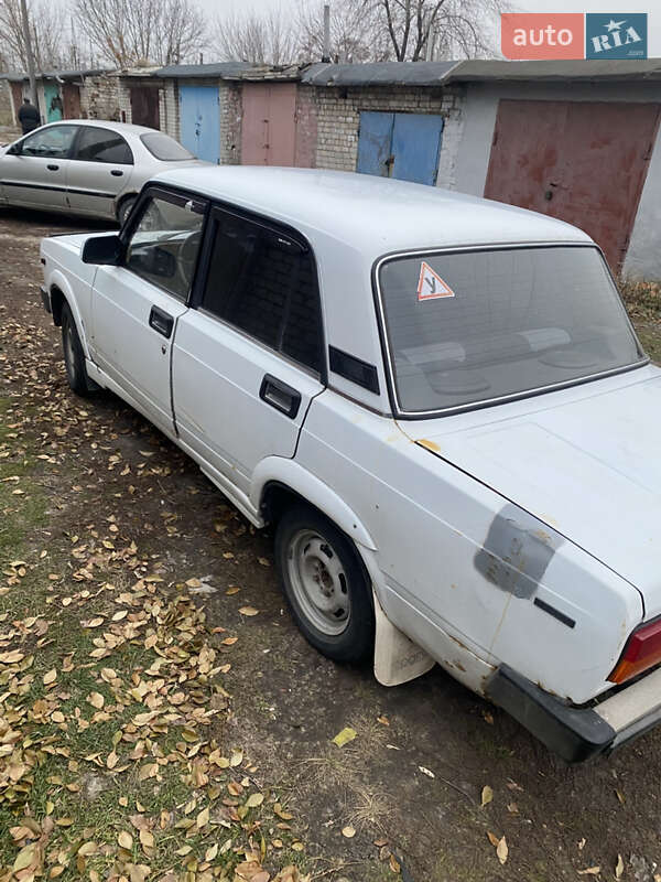 Седан ВАЗ / Lada 2105 1990 в Днепре