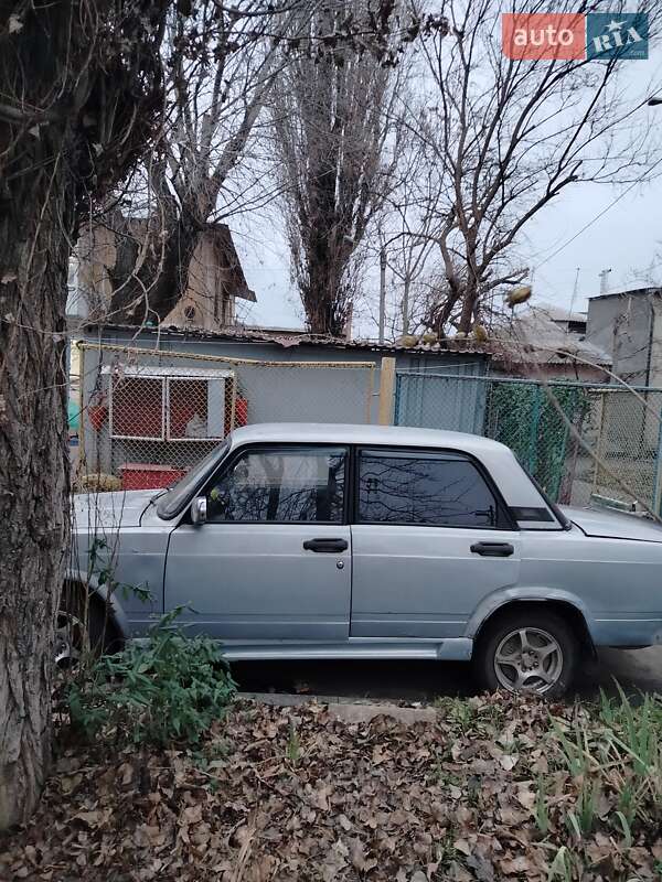 Седан ВАЗ / Lada 2105 1991 в Одессе