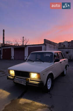 Седан ВАЗ / Lada 2105 1995 в Ровно