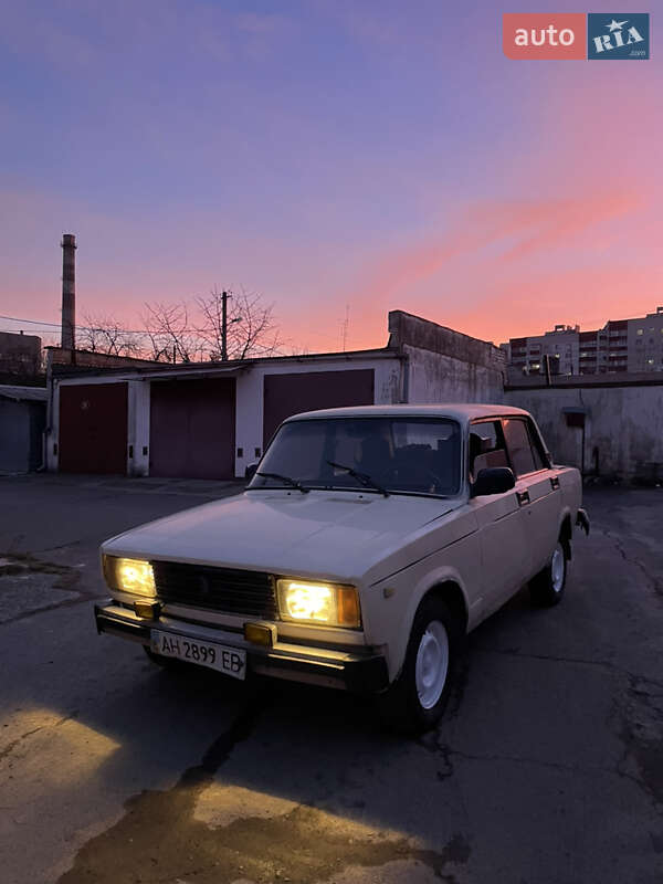 Седан ВАЗ / Lada 2105 1995 в Ровно