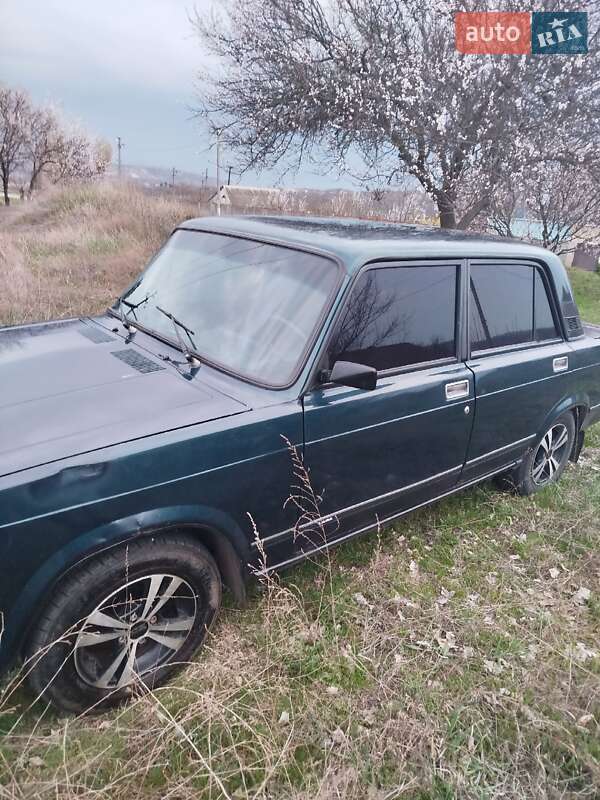 Седан ВАЗ / Lada 2105 1982 в Петровому
