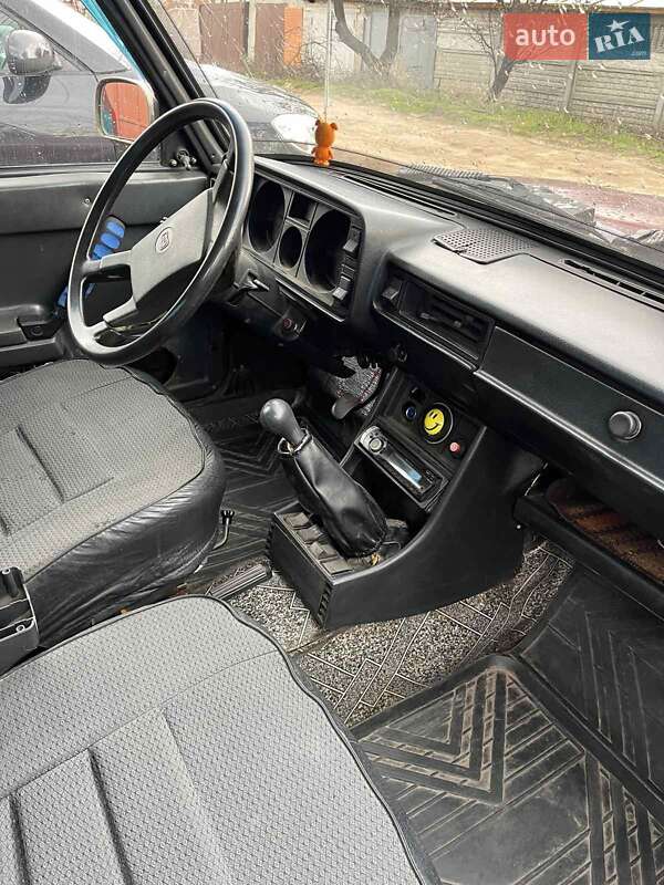 Седан ВАЗ / Lada 2105 1993 в Харькове