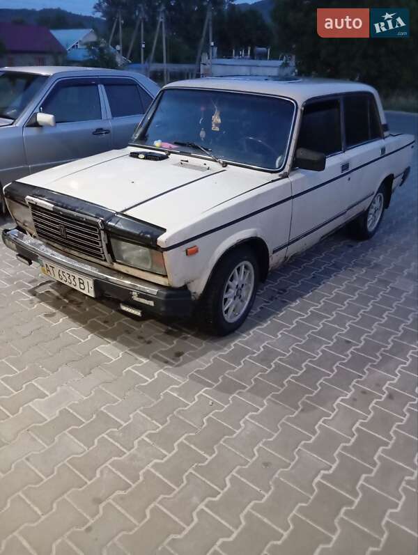 Седан ВАЗ / Lada 2105 1987 в Косове