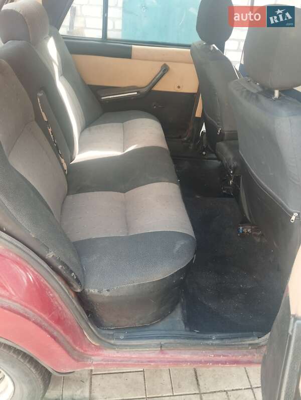 Седан ВАЗ / Lada 2105 1981 в Новомосковську