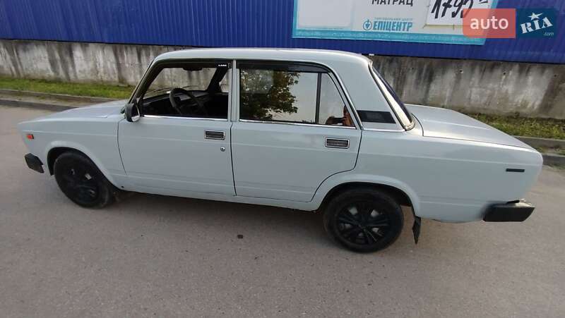 Седан ВАЗ / Lada 2105 1990 в Чернівцях